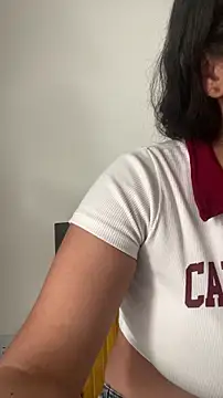 Mia garcia28 online show from February 11, 2026, 5:18 pm