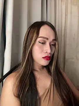 RomanticPearlTS online show from April 15, 2026, 1:56 am