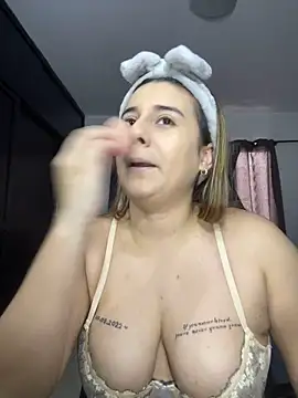 Lana Herondale online show from September 22, 2025, 8:33 pm