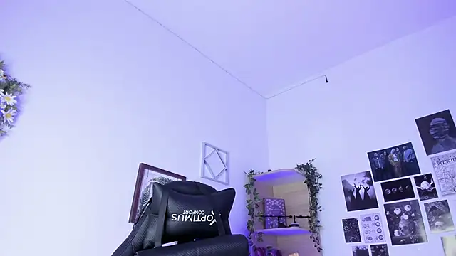 Lana Herondale online show from October 11, 2025, 9:02 pm