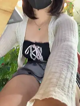 Bonnie-2k online show from March 17, 2026, 5:55 am