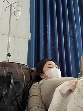 Bonnie-2k online show from April 17, 2026, 3:42 am