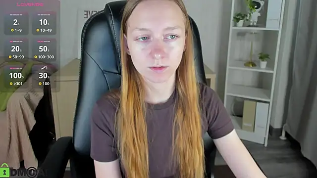 Mia E1fie online show from November 3, 2025, 9:21 am