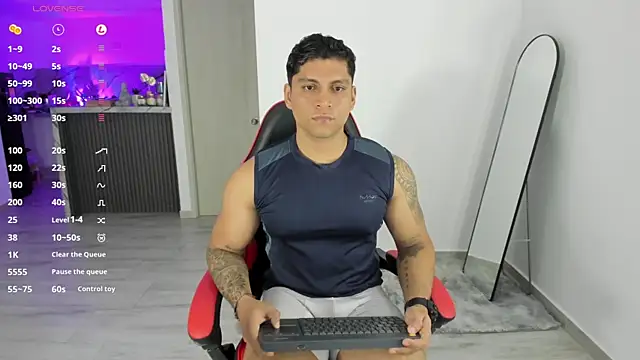 Nicolasmontoya16 online show from October 16, 2025, 4:24 am