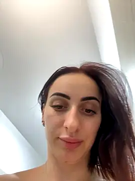 Snapshot of AuraPure chatting on November 30, 2025, 10:58 pm AuraPure online show from November 30, 2025, 10:58 pm