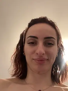 Snapshot of AuraPure chatting on December 3, 2025, 12:25 pm AuraPure online show from December 3, 2025, 12:25 pm