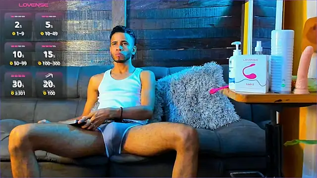 Snapshot of Alex_bigcock11_ chatting on September 22, 2025, 3:36 pm Alex bigcock11  online show from September 22, 2025, 3:36 pm