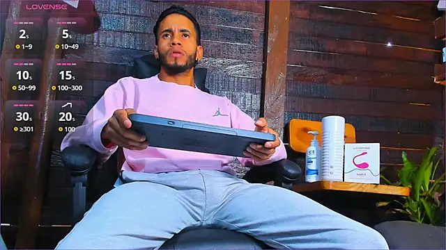 Alex bigcock11  online show from November 23, 2025, 2:39 pm