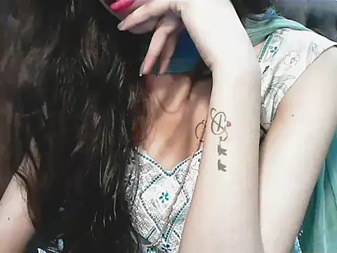 Snapshot of elize__ chatting on October 8, 2025, 3:48 am elize   online show from October 8, 2025, 3:48 am