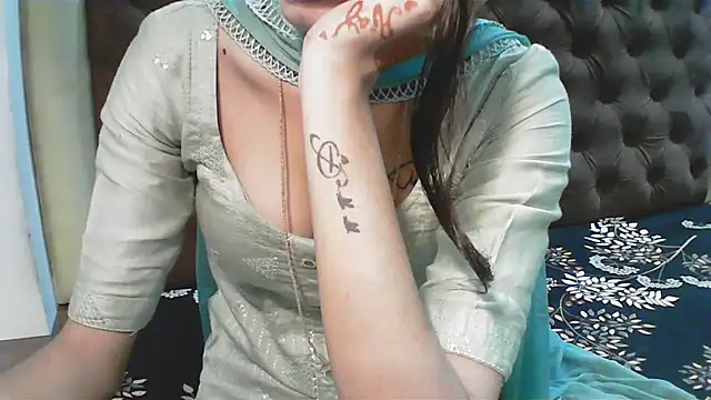 Snapshot of elize__ chatting on October 10, 2025, 2:21 am elize   online show from October 10, 2025, 2:21 am