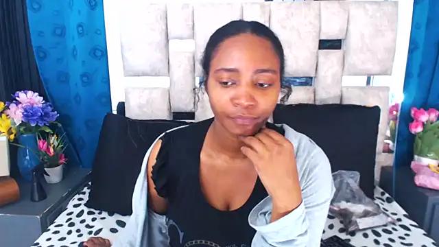 AmbarSmit online show from September 18, 2025, 4:25 am