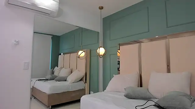 julieta rosee online show from January 18, 2026, 9:29 pm