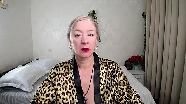 Snapshot of hunters_woman chatting on February 9, 2026, 10:47 pm hunters woman online show from February 9, 2026, 10:47 pm