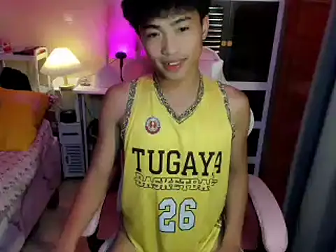 Snapshot of yourhotpinoy chatting on October 6, 2025, 10:12 am yourhotpinoy online show from October 6, 2025, 10:12 am