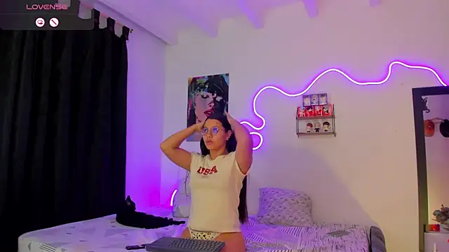 Snapshot of Dilan_and_Mia chatting on September 20, 2025, 12:00 am Dilan and Mia online show from September 20, 2025, 12:00 am