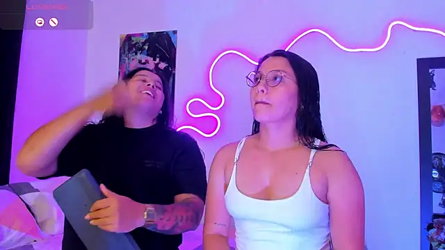 Snapshot of Dilan_and_Mia chatting on October 3, 2025, 9:34 pm Dilan and Mia online show from October 3, 2025, 9:34 pm