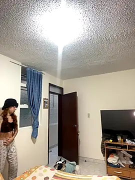 Sallem Pink online show from September 9, 2025, 11:43 am