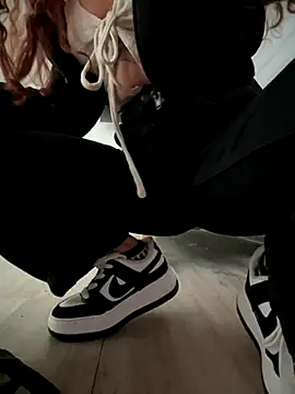 Sallem Pink online show from November 5, 2025, 11:43 am