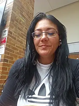 Snapshot of karla_valk1 chatting on September 25, 2025, 4:54 pm karla valk1 online show from September 25, 2025, 4:54 pm