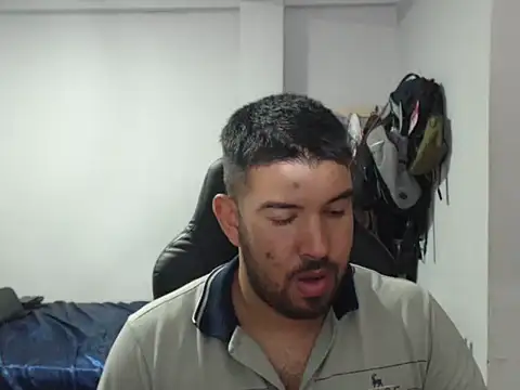 Snapshot of Axel11113 chatting on September 16, 2025, 3:07 am Axel11113 online show from September 16, 2025, 3:07 am