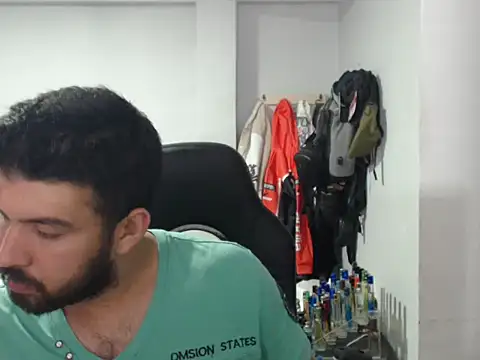 Snapshot of Axel11113 chatting on October 21, 2025, 4:02 am Axel11113 online show from October 21, 2025, 4:02 am