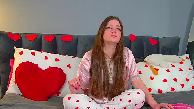 JessicaJewells online show from February 14, 2026, 6:43 am