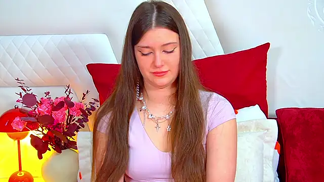 JessicaJewells online show from April 18, 2026, 6:28 am