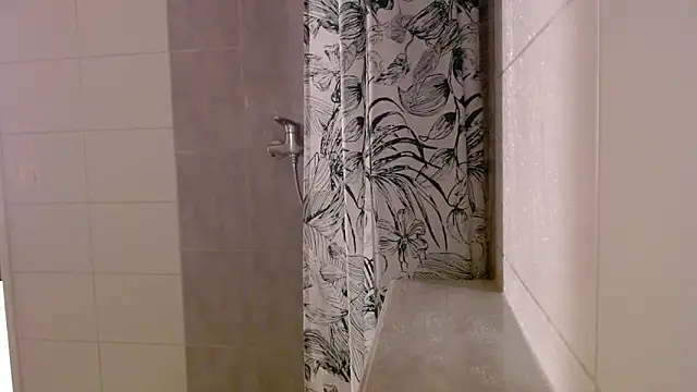 Snapshot of Hijuga chatting on November 18, 2025, 6:34 pm Hijuga online show from November 18, 2025, 6:34 pm