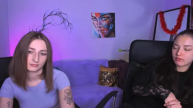 eva smiith  online show from November 12, 2025, 6:58 am