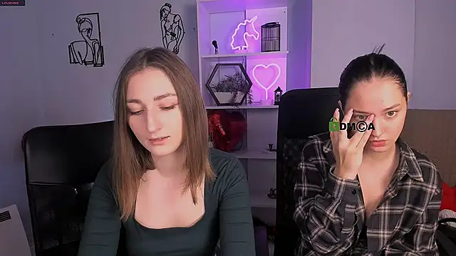 eva smiith  online show from November 28, 2025, 6:38 am