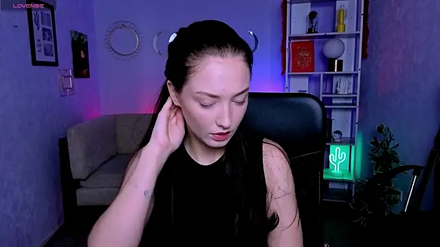 eva smiith  online show from June 2, 2026, 5:42 am