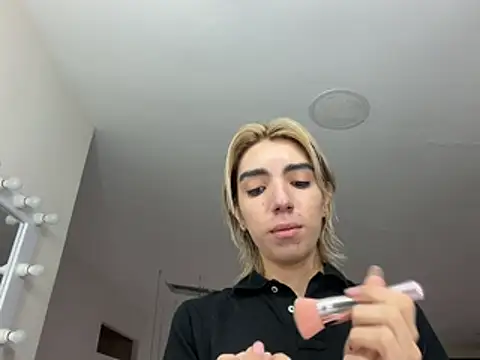 Snapshot of Noah_Bells chatting on May 12, 2026, 1:08 pm Noah Bells online show from May 12, 2026, 1:08 pm