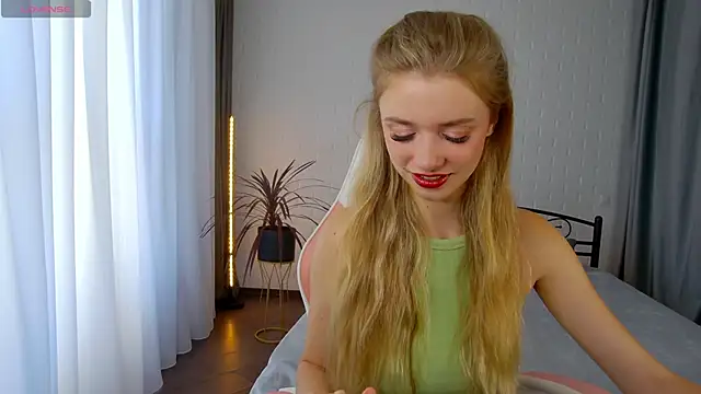 KelsiWest online show from September 21, 2025, 5:31 am