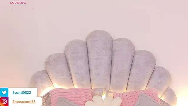 emma-conti2 online show from September 17, 2025, 2:52 pm