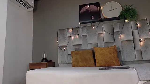 RiriiBrunette   online show from April 13, 2026, 7:30 pm