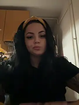 sexybunny18255 online show from September 28, 2025, 7:30 pm