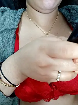 Queen-15 online show from December 15, 2025, 10:25 pm