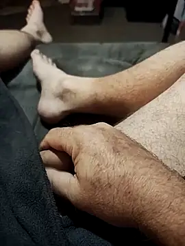 hubbyfun19 online show from April 16, 2026, 5:19 am