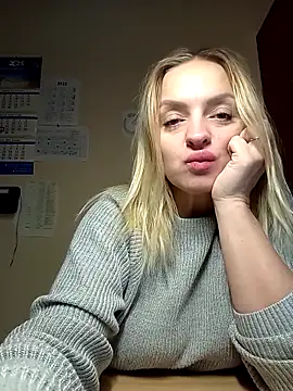 Snapshot of Ami_Foxy chatting on October 22, 2025, 5:52 am Ami Foxy online show from October 22, 2025, 5:52 am