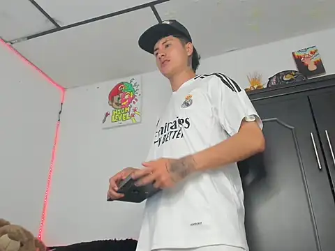 Mateo Escobar online show from November 1, 2025, 2:35 am