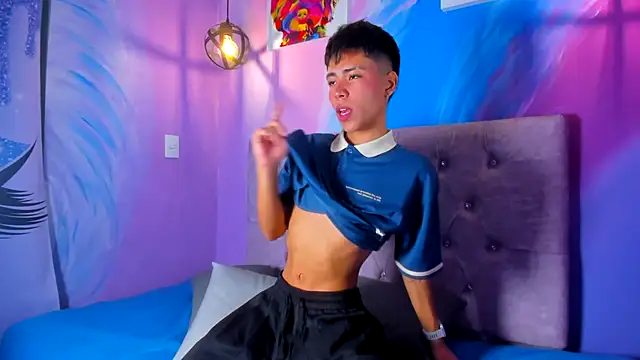 MaxiWildd online show from November 26, 2025, 1:01 pm