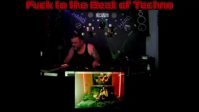 Wir2002Paar online show from May 24, 2026, 9:36 am