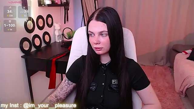 Michela Fruet online show from December 19, 2025, 1:01 am