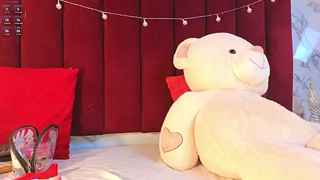 PrincePoppy online show from October 25, 2025, 8:36 pm