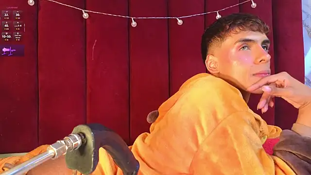 PrincePoppy online show from October 26, 2025, 8:42 am