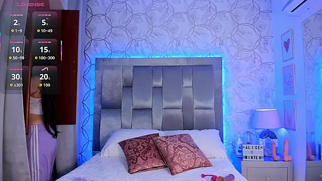 AlliceWinter online show from October 13, 2025, 11:10 am