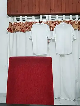 Bradd 32 online show from November 17, 2025, 2:50 am