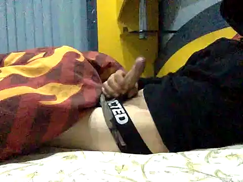 Snapshot of adiluci1 chatting on September 30, 2025, 7:19 pm adiluci1 online show from September 30, 2025, 7:19 pm