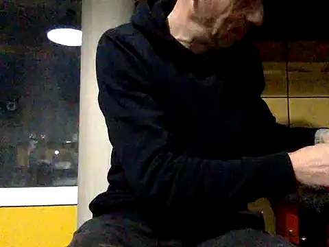 Snapshot of adiluci1 chatting on November 30, 2025, 2:59 am adiluci1 online show from November 30, 2025, 2:59 am