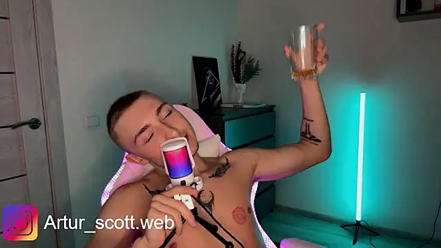 Artur  Skott online show from December 4, 2025, 10:18 pm